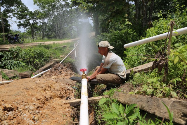 Construction of a water storage unit in Leymus Kukalaya Community. Pablo Valle, 2019 (Photo: WaterAid)