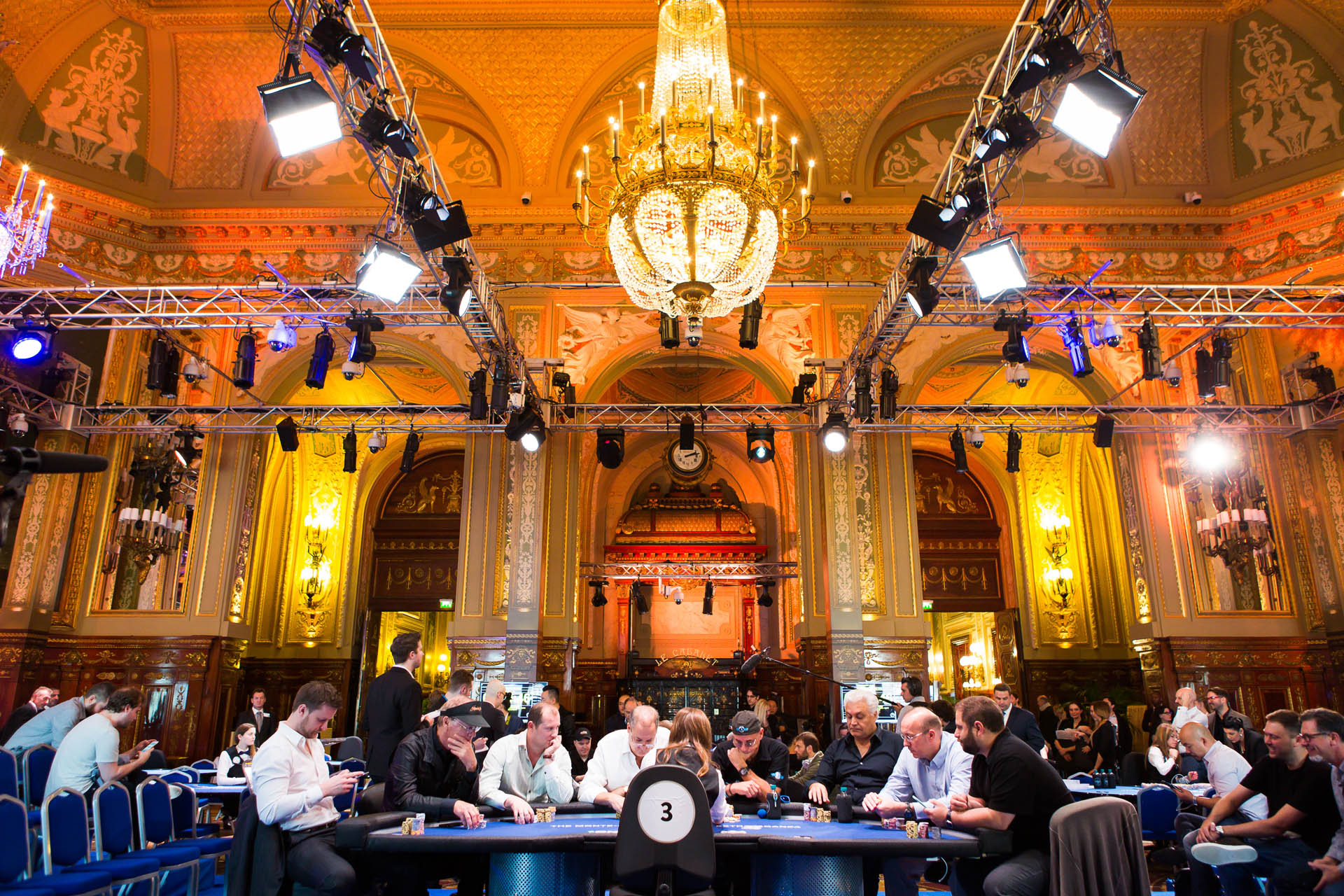 Tables de poker au Big One for One Drop in Monte Carlo